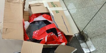 Activaron un operativo por una caja sospechosa en un banco de barrio Ejército Argentino Activaron un operativo por una caja sospechosa en un banco de barrio Ejército Argentino