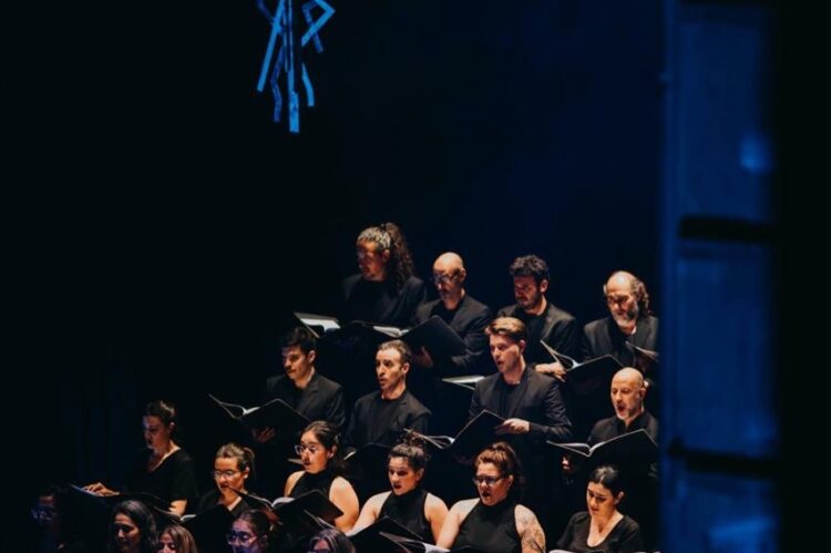 La puesta recupera canciones, relatos y personajes de Walsh para transformarlos en una experiencia compartida entre distintas edades.