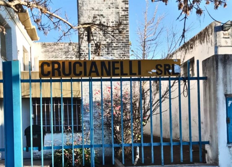 Cierre de la autopartista Crucianelli deja a 20 operarios sin trabajo Crucianelli