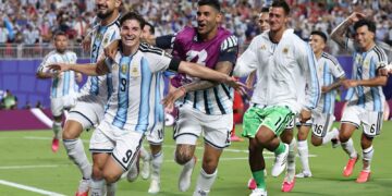 Con un golazo de Julián, Argentina eliminó a Suiza en el suplementario y enfrentará a Inglaterra