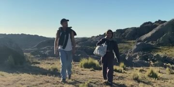 "Voy a alentar a Inglaterra, pero una parte de mí también se siente argentina" Dave y Sol en Pampa de Achala, Córdoba, Argentina