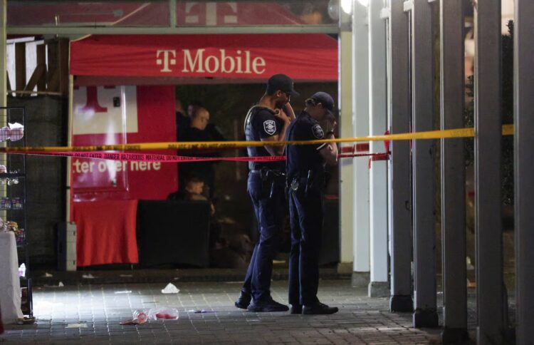 La Policía estadounidense busca activamente a un segundo sospechoso vinculado al enfrentamiento en Seattle.