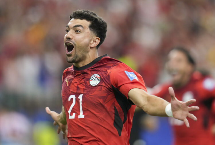 Egipto eliminó a Australia en penales y logró por primera vez el pase a octavos (260703) -- DALLAS, 3 julio, 2026 (Xinhua) -- El jugador Mahmoud Saber, de Egipto, festeja la victoria luego del partido de dieciseisavos de final de la Copa Mundial de la FIFA 2026 ante Australia, celebrado en el Estadio Dallas, en Dallas, Estados Unidos, el 3 de julio de 2026. (Xinhua/Wu Xiaoling) (da) (rtg)