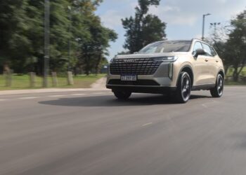 Más autos importados, menos barreras: cómo cambia la industria automotriz argentina