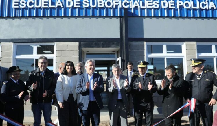 El Gobierno provincial extiende la red de escuelas de suboficiales y oficiales de policía policia