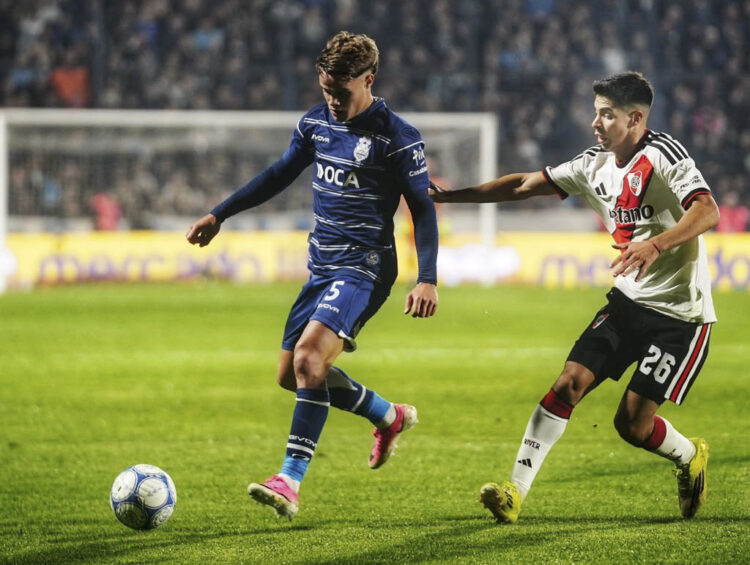 NOTICIAS ARGENTINAS
BAIRES, JULIO 29:River empata 0 a 0 ante Gimnasia y Esgrima La Plata en su visita al estadio Juan Carmelo Zerillo, al término del primer tiempo del partido que disputan esta noche por la segunda fecha del Grupo B del Torneo Clausura. FOTO NA:@gimnasiaoficial