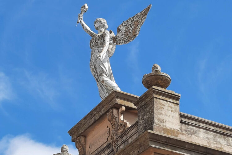 La Provincia lanzó un circuito turístico para recorrer cementerios patrimoniales El lanzamiento se realizó en el Museo Tamburini, en el marco de la apertura de las XV Jornadas Argentinas de Gestión y Valoración Patrimonial de Cementerios.