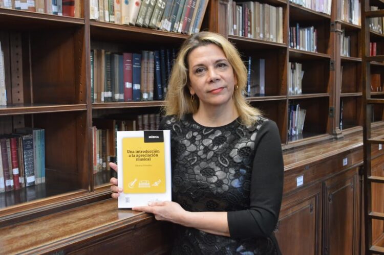 Escuchar más allá de la intuición, el desafío que plantea el nuevo libro de Silvana D'Onofrio Silvana D‘Onofrio es docente titular y subjefa del Departamento de Música del Colegio Nacional de Buenos Aires.