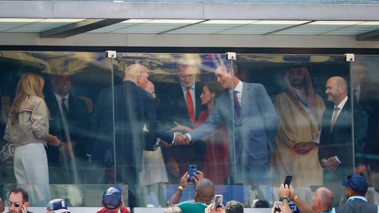 España gritó campeón: Sánchez celebró y Trump dio que hablar Pedro Sánchez y Donald Trump se encontraron y se saludaron en la final mundialista.
