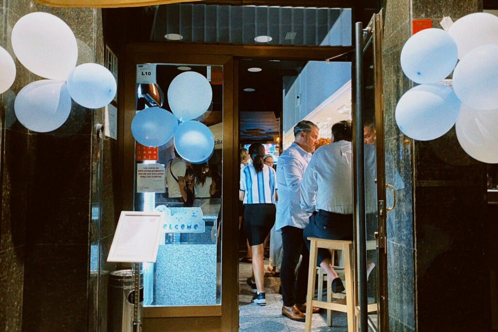 Fiestas argentinas en España para sentir el Mundial como en casa Fiestas argentinas en España para sentir el Mundial como en casa