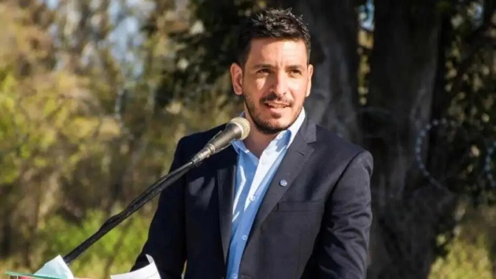 Frenaron la prórroga de Marcos Ferrer y la interna de la UCR se define en las urnas UCR