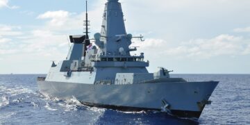El Reino Unido rechazó las quejas de Argentina por el buque que navegó aguas continentales HMS Dauntless.