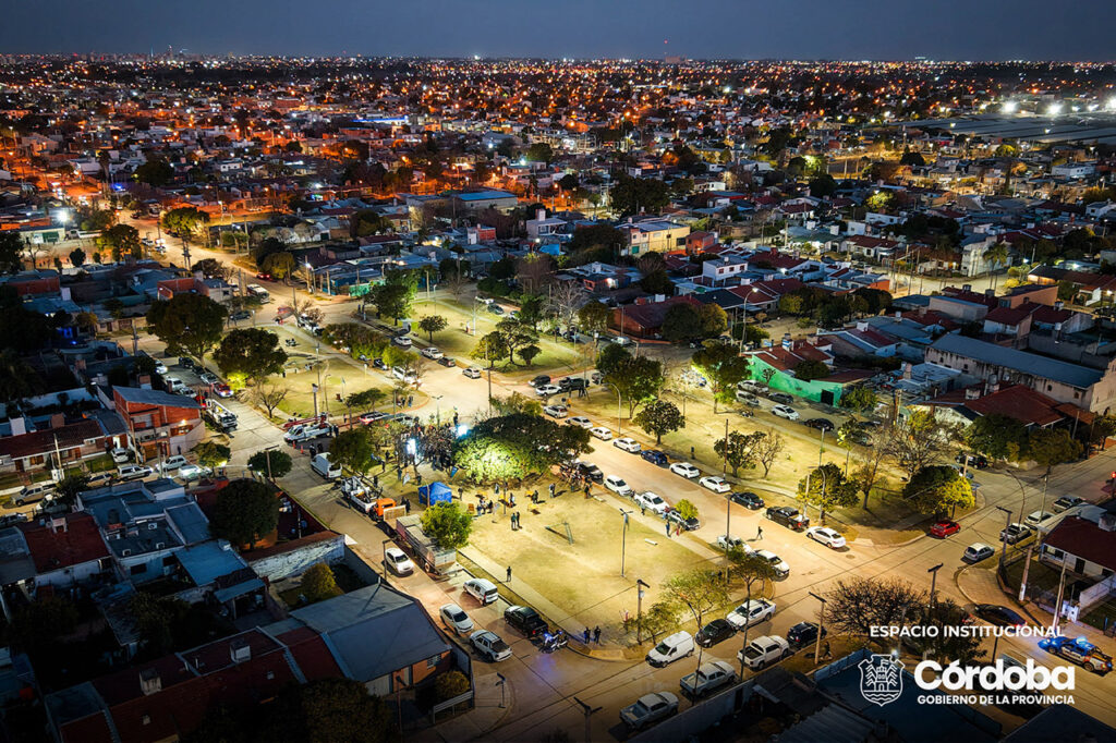 La plaza de Bº Industrial Oeste ya cuenta con nuevo sistema de iluminación LED y será puesta en valor La plaza de Bº Industrial Oeste ya cuenta con nuevo sistema de iluminación LED y será puesta en valor