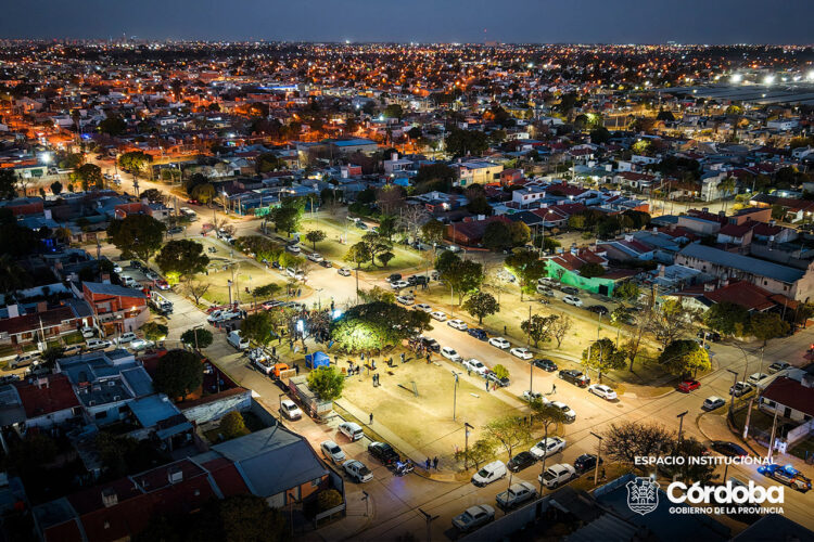 La plaza de Bº Industrial Oeste ya cuenta con nuevo sistema de iluminación LED y será puesta en valor La plaza de Bº Industrial Oeste ya cuenta con nuevo sistema de iluminación LED y será puesta en valor