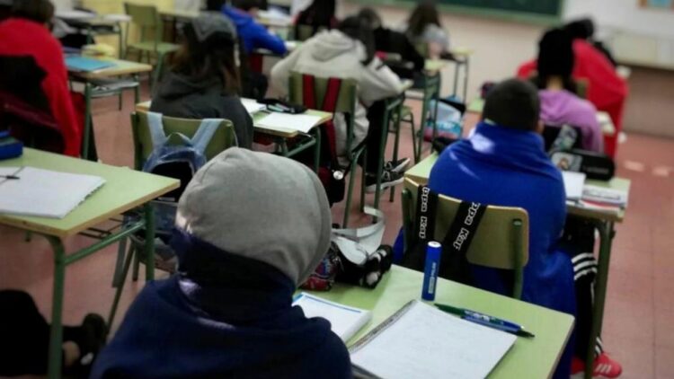 Un suscriptor propone que las escuelas retrasen su horario de ingreso en invierno Imagen ilustrativa.