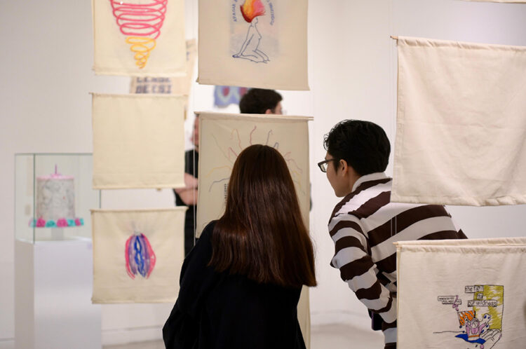 El Museo Emilio Caraffa presentó cuatro nuevas exposiciones que exploran el arte contemporáneo desde la memoria, la inclusión, la tecnología y el trabajo colectivo. Las muestras podrán visitarse hasta el 27 de septiembre.
