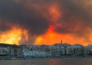 Getty Images Pie de foto,El presidente regional, Juanma Moreno, ha calificado de "devastador" el impacto del incendio.