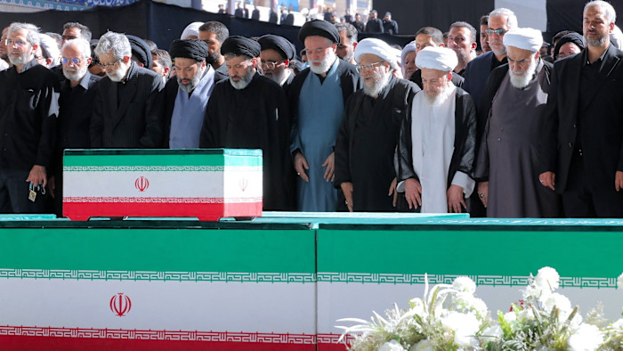 Irán despide a Alí Jamenei con una histórica movilización y llamados de venganza Irán despide a Alí Jamenei con una histórica movilización y llamados de venganza
