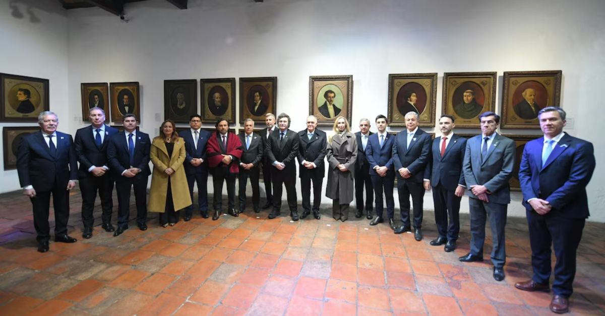 Javier Milei junto a los gobernadores y representantes provinciales