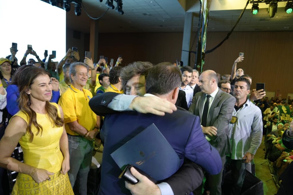 Javier Milei y Flávio Bolsonaro.