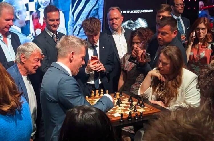 Judit Polgar, leyenda de la ajedrez, rechazó la nominación presidencial La ajedrecista Judit Polgar y el primer ministro húngaro, Peter Magyar.