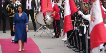 Keiko Fujimori asumió la presidencia de Perú y prometió luchar contra la inseguridad