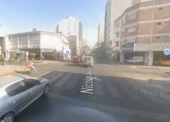 La Justicia investiga el fallecimiento de un hombre dentro de un Fiat Siena Auto