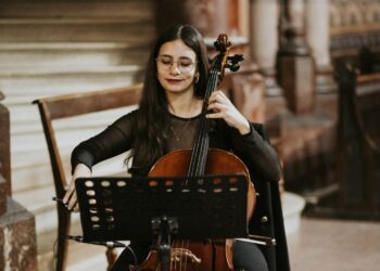 La cellista cordobesa que ganó una beca en EE. UU. y necesita ayuda para viajar