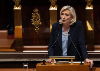 Le Pen anunció que será candidata pese a la condena por malversación de fondos