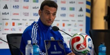 Lionel Scaloni en conferencia de prensa.