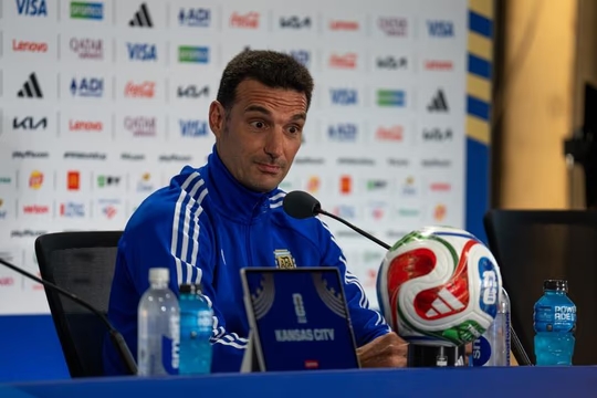 La FIFA cobrará entrada para que hinchas vean la conferencia previa a la final Lionel Scaloni en conferencia de prensa.