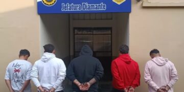 Detuvieron a un ex jugador de Colón acusado de asesinar a puñaladas a un hombre Los cinco detenidos acusados del homicidio.