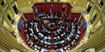 Los senadores cobrarán casi $12 millones en agosto por la ley de enganche paritario Senadores