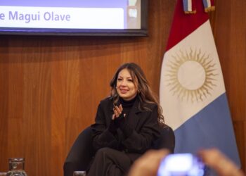 La Legislatura distinguió a Magui Olave por sus diez años en el cuarteto La Legislatura distinguió a Magui Olave por sus diez años en el cuarteto
