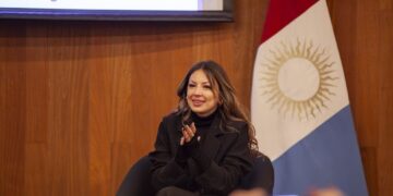 La Legislatura distinguió a Magui Olave por sus diez años en el cuarteto