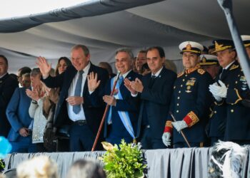 Llaryora llamó a la unidad durante el acto por el Día de la Independencia El gobernador Martín Llaryora encabezó este jueves en Río Cuarto los actos centrales organizados por el Gobierno de Córdoba para conmemorar un nuevo aniversario de la Declaración de la Independencia.
