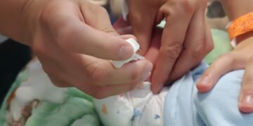 Para proteger a más niños de infecciones respiratorias amplían la aplicación de un anticuerpo monoclonal