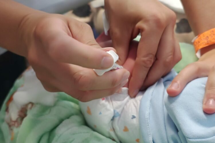 La Provincia amplió los criterios para acceder al Nirsevimab e incorporó nuevos grupos de riesgo, con el objetivo de reforzar la prevención de infecciones respiratorias graves en niños durante el invierno.