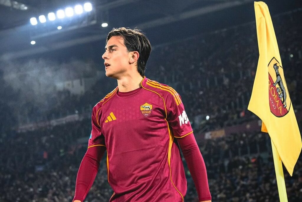 Paulo Dybala renovó con la Roma y puso en suspenso la vuelta al fútbol argentino Paulo Dybala renovó con la Roma y puso en suspenso la vuelta al fútbol argentino