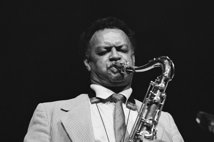 Plas Johnson, el saxofonista detrás de un sonido que quedó para siempre El músico murió a los 94 años en Los Ángeles.(Foto:
Frans Schellekens/Redferns)