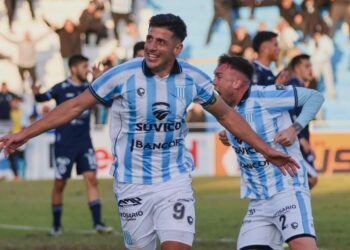 Racing venció a Acassuso en un final emocionante y logró el primer triunfo del ciclo Coleoni