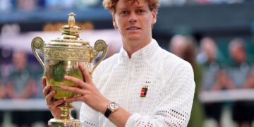 Sinner superó a Zverev en cuatro sets y retuvo la corona de Wimbledon