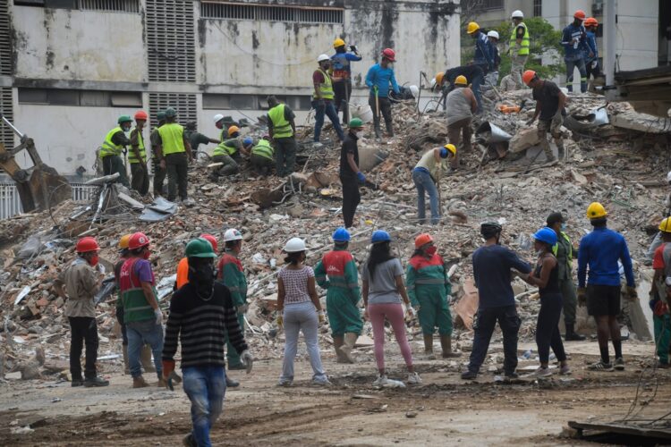 Sube a 3.535 la cifra de muertos y la reconstrucción costaría US$ 37.000 millones 6.462 personas fueron rescatadas y 25.016 pacientes recibieron asistencia por los efectos de los poderosos sismos.
