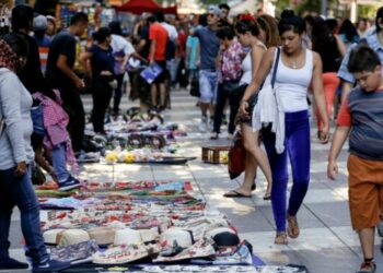 Nuevo documento del Observatorio de la Deuda Social Argentina (UCA): aunque la desocupación se mantuvo baja en los últimos 15 años, aumentó el empleo informal, de baja calidad y con ingresos insuficientes.