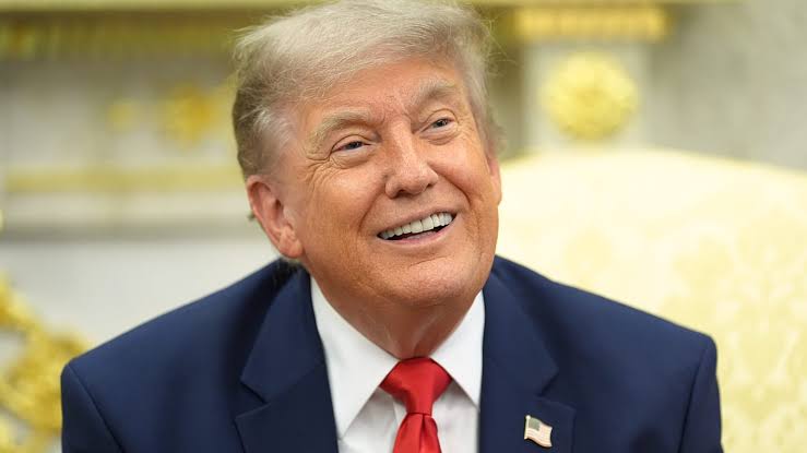 Trump defendió las ganancias millonarias de su familia con criptomonedas Trump aseguró que su patrimonio creció gracias al auge del mercado bajo su gestión.