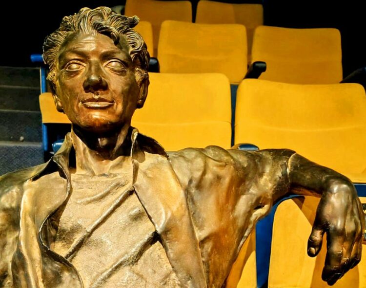A 25 años de su creación, el Cineclub Municipal Hugo del Carril celebra con "Un Futuro Extraordinario", una muestra que traslada parte de su historia y su archivo al Museo Genaro Pérez.