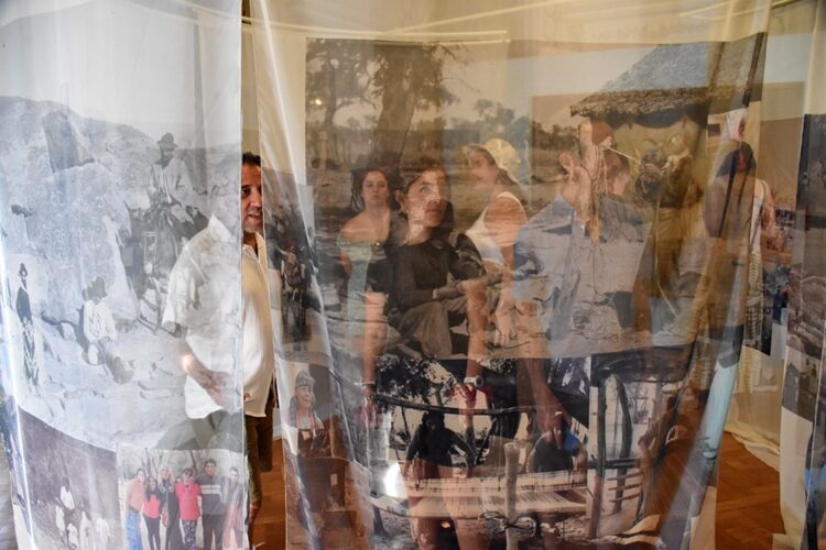 La inauguración incluirá un panel de apertura, una conversación a pie de obra juto a los artistas y una presentación en vivo del dúo Ampatu.