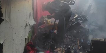 Una vecina salvó a dos menores de un incendio y terminó internada vecina