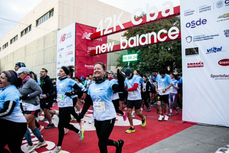 Comenzó la Maratón Ciudad de Córdoba 2026 con miles de corredores en las calles de la capital La Maratón Ciudad de Córdoba 2026 ya comenzó con la largada desde el Polo Deportivo Kempes. Miles de corredores participan de las pruebas de 5K, 10K, 21K y 42K, en una de las competencias más importantes del calendario atlético.