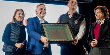 Llaryora celebró los 65 años de los Bomberos Voluntarios de Marcos Juárez